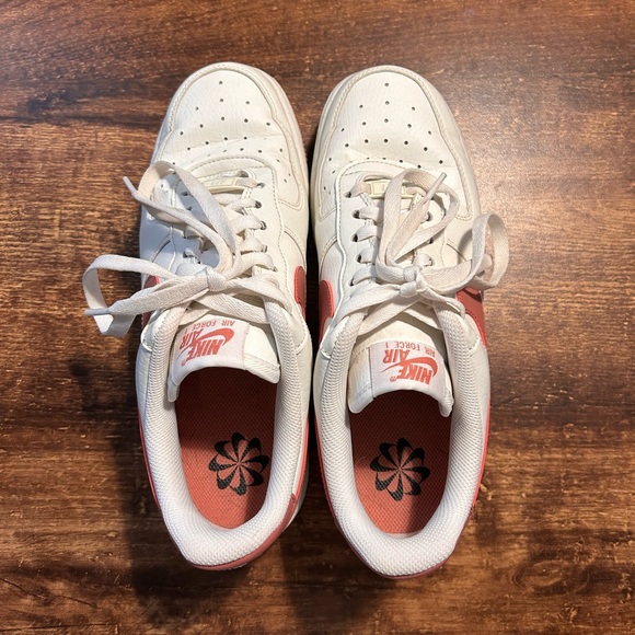 Nike Women's Off-White and Mauve Sneakers Like new - Picture 10 of 11